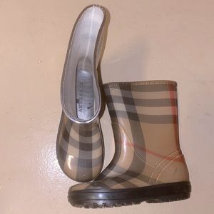 Burberry boots